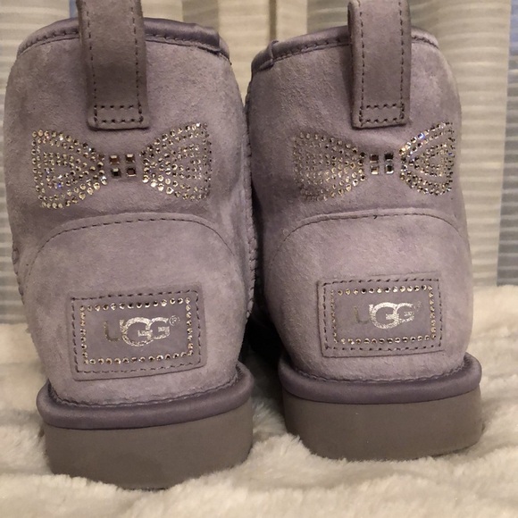 UGG Lavender Bailey Bow Boots with Swarovski Crystals Size USA 7 - Picture 8 of 15